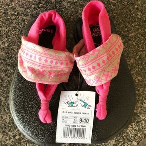 Sanuk Size 9/10 NEW Toddler Girl Flip Flops